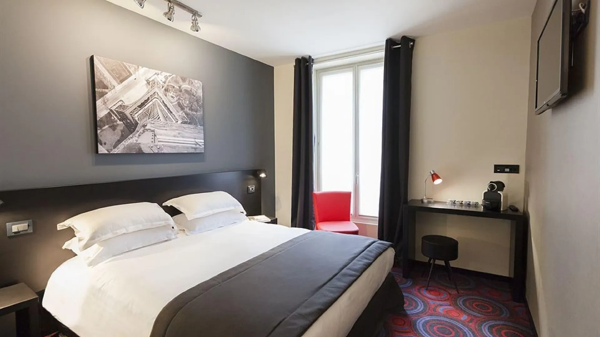 Helussi Paris