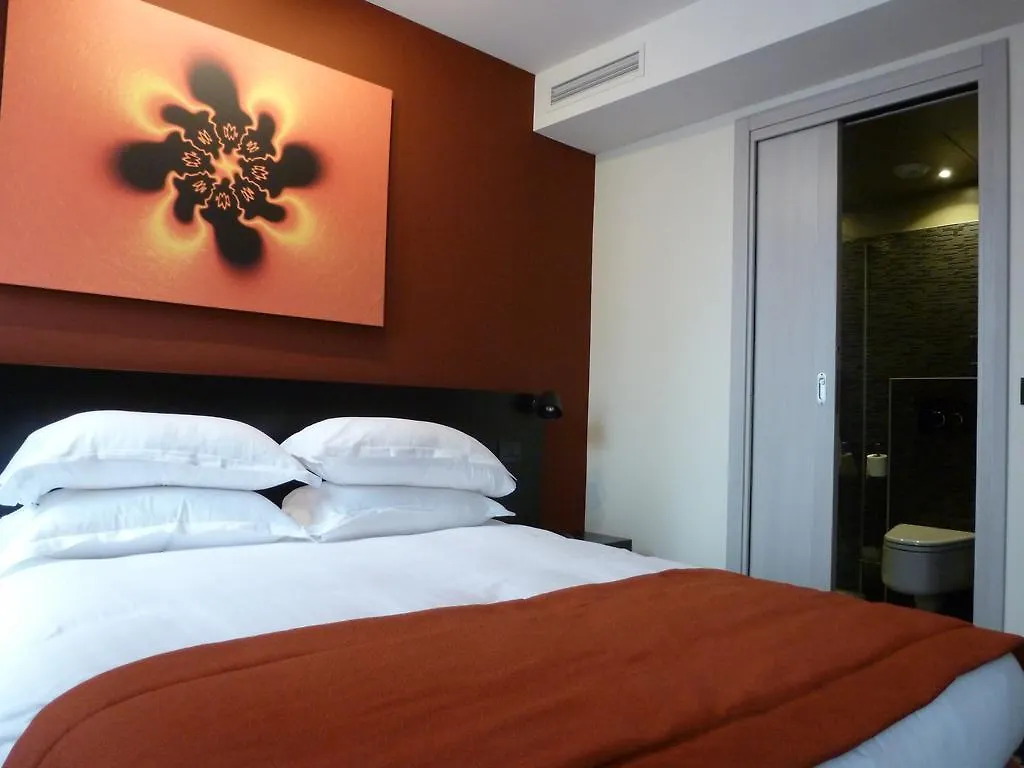 Otel Helussi 3*
